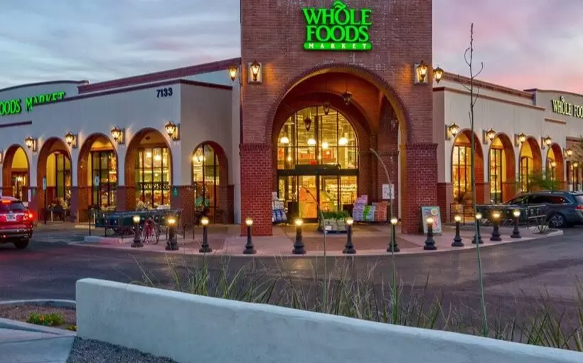 Casas Adobes Plaza trades for $51M