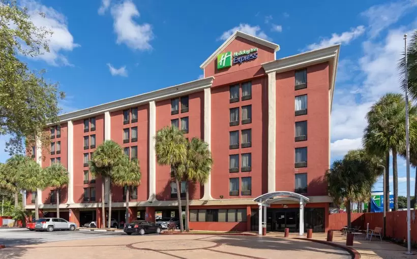 Miami airports Holiday Inn Express trades for $16M