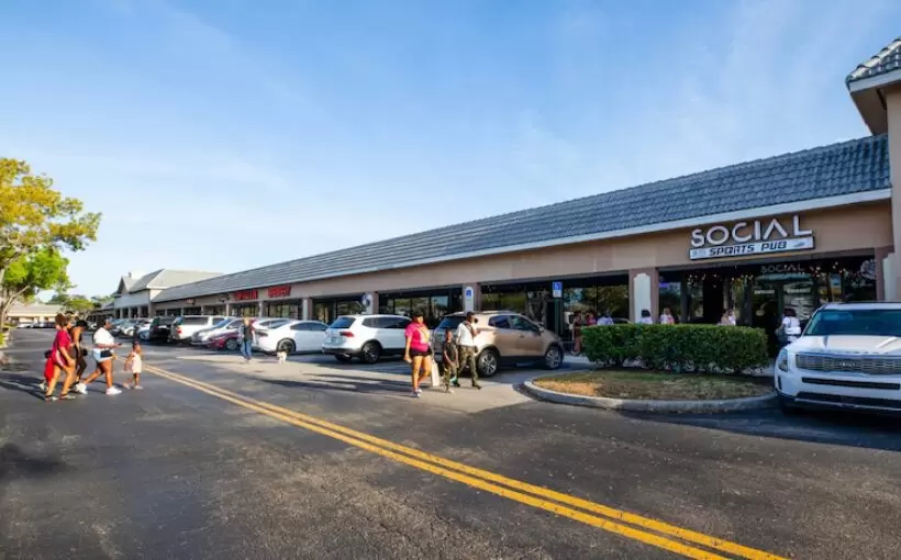 140K-SF Davie Plaza flips for $22M