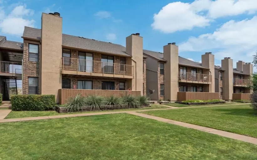 S2 Buys 238-unit Carrollton apartment complex