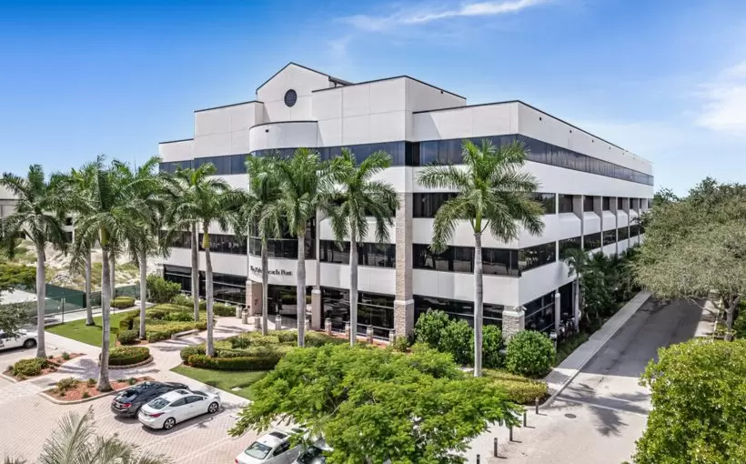 Tricera spins off the Press in W. Palm Beach