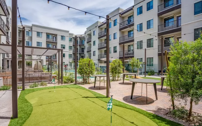 Phoenix apartments trade for $350K-Unit