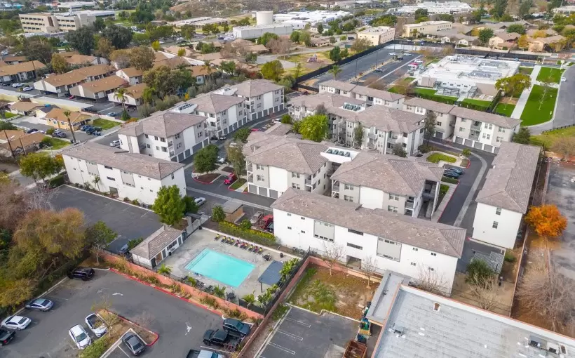 CA LuxLiv apartments Riverside