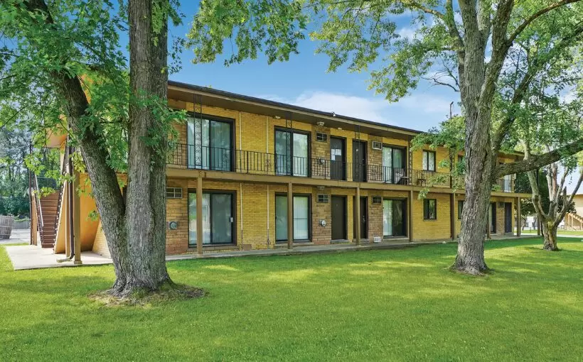 Geddes Hill Essex-Realty-Group-Lists-96-Units-Oak-Forest
