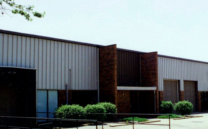 DAR 910 Industrial Dr Building