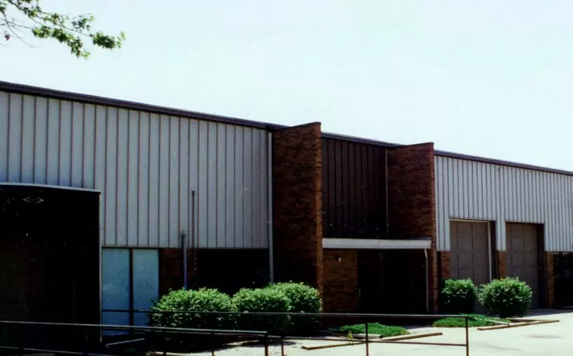 DAR 910 Industrial Dr Building