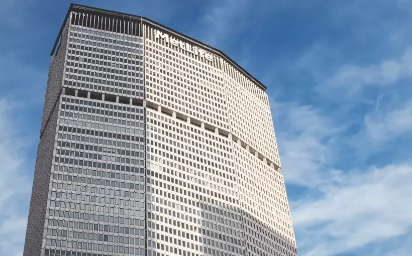 NY 200 Park Avenue MetLife building exterior day new