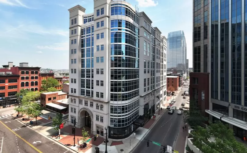 Dolly Parton building Nashville hotel