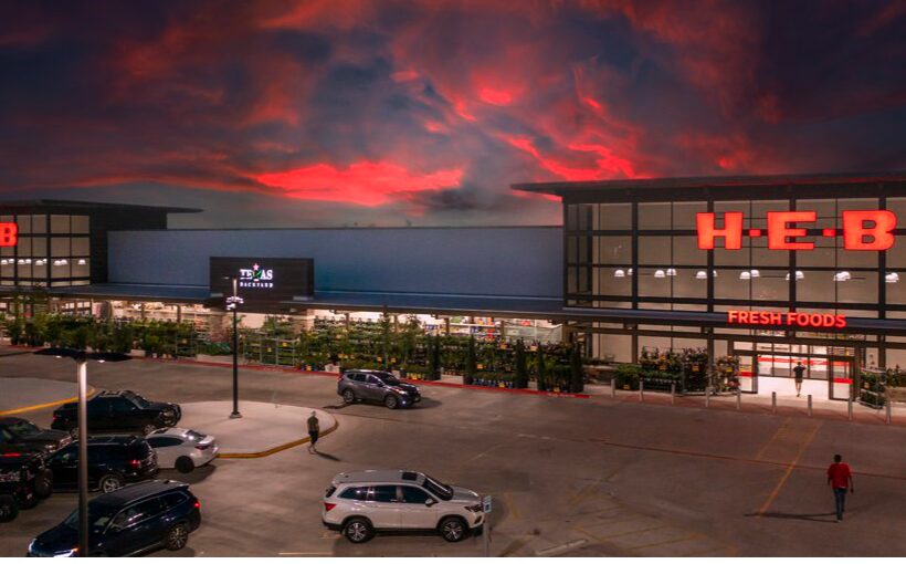 Leander's Bar W retail center trades hands '