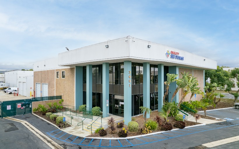 CA AAA Quality Self Storage Tustin