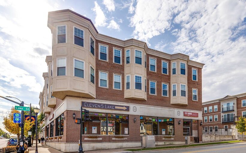 Eleven5 Lake Apartments