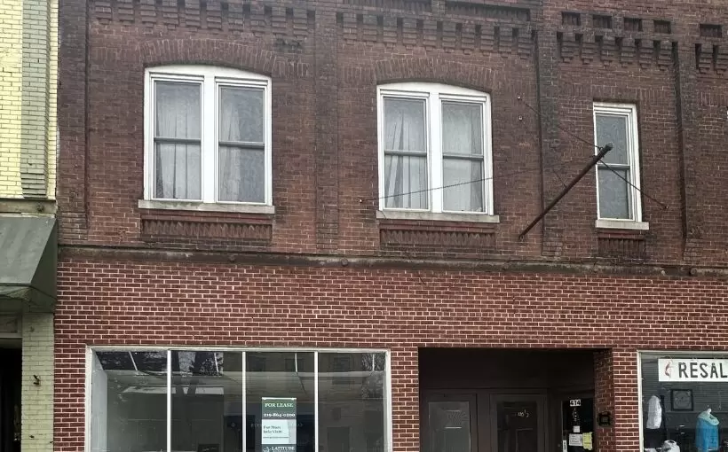 _416 E Commercial Ave