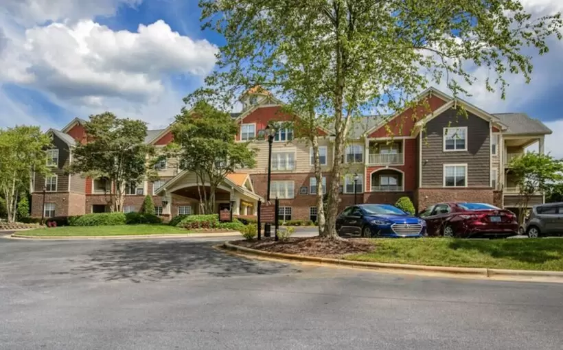 Raleigh's Brentmoor Apartments sell for $45.6M