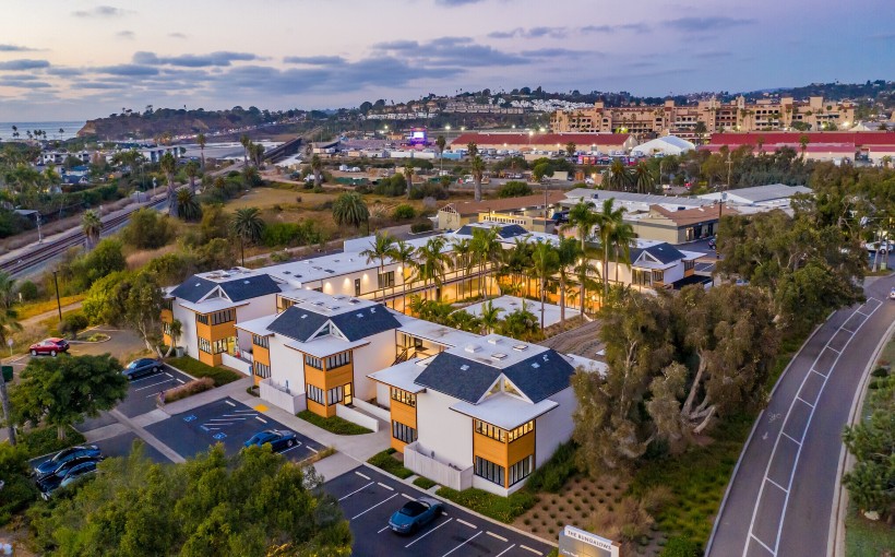 CA Bungalows at Del Mar offices Harbor Associates
