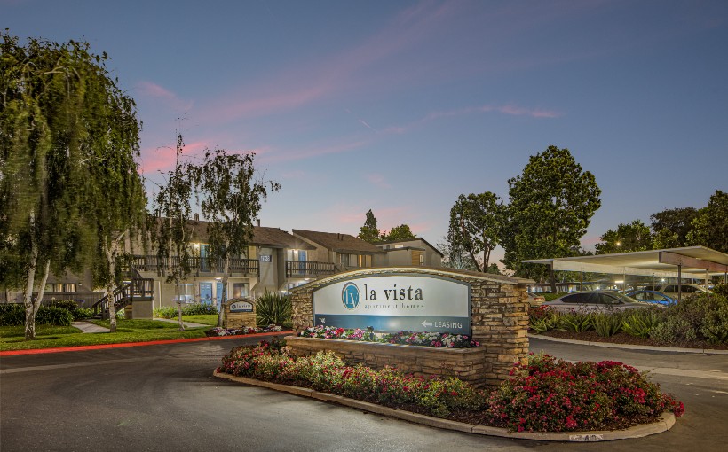 CA La Vista apartments Santa Maria