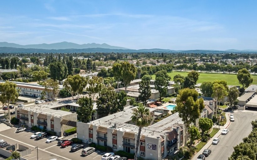 CA Los Arboles apartments
