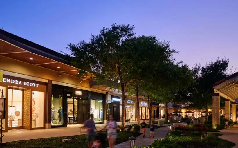 Phoenix Property building La Cantera Town Center-area apartments