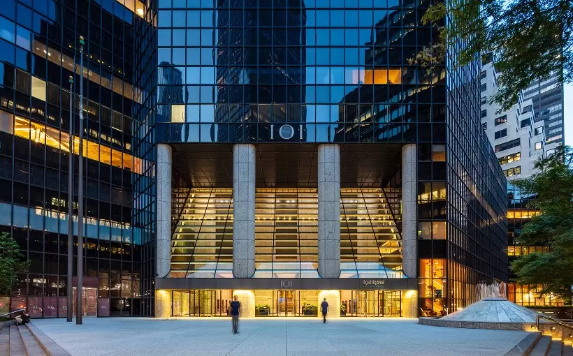 NY 101 Park Avenue street level