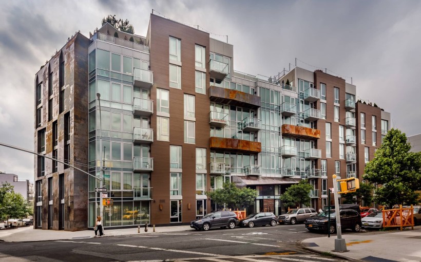NY Leonard Pointe apartments Williamsburg Brooklyn