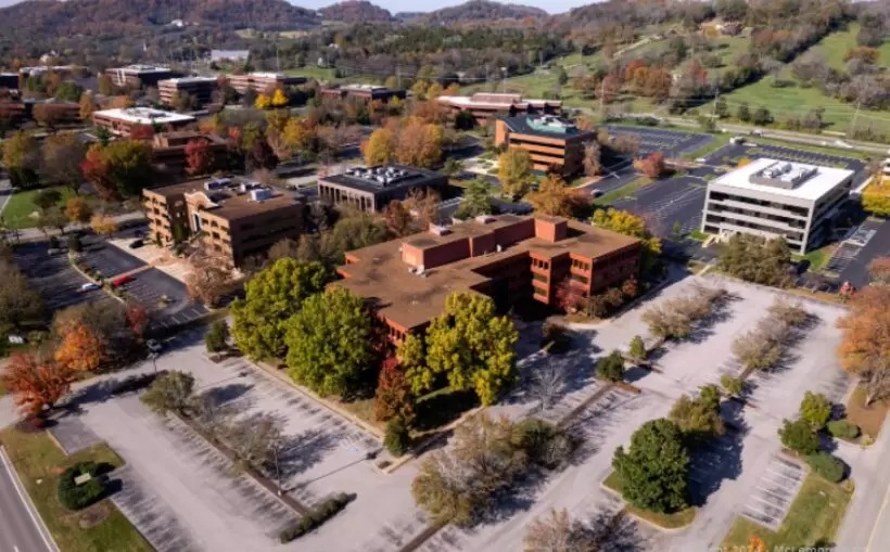 Nashville-Area building sells at steep loss