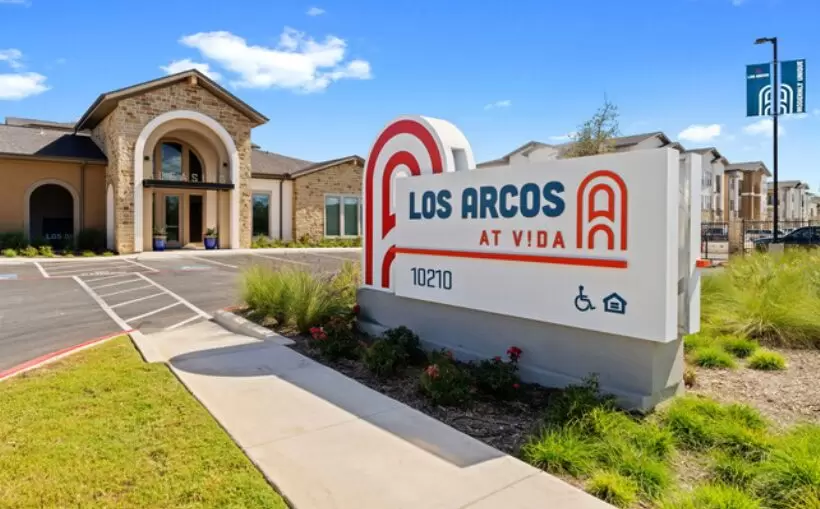 Los Arcos at Vida