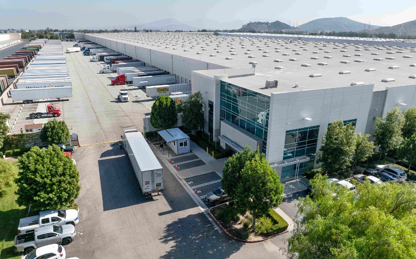 CA 10681 Production Avenue Fontana