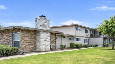 CA Castlewood apartments Buena Park