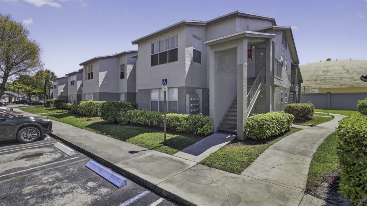 Ponte Verde at Palm Beach Lakes