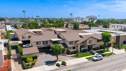 CA Nine Eighteen Apartments Anaheim